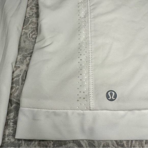 Lululemon Athletica Zip up white jacket / running / breathable holes Size 8 - Picture 5 of 16